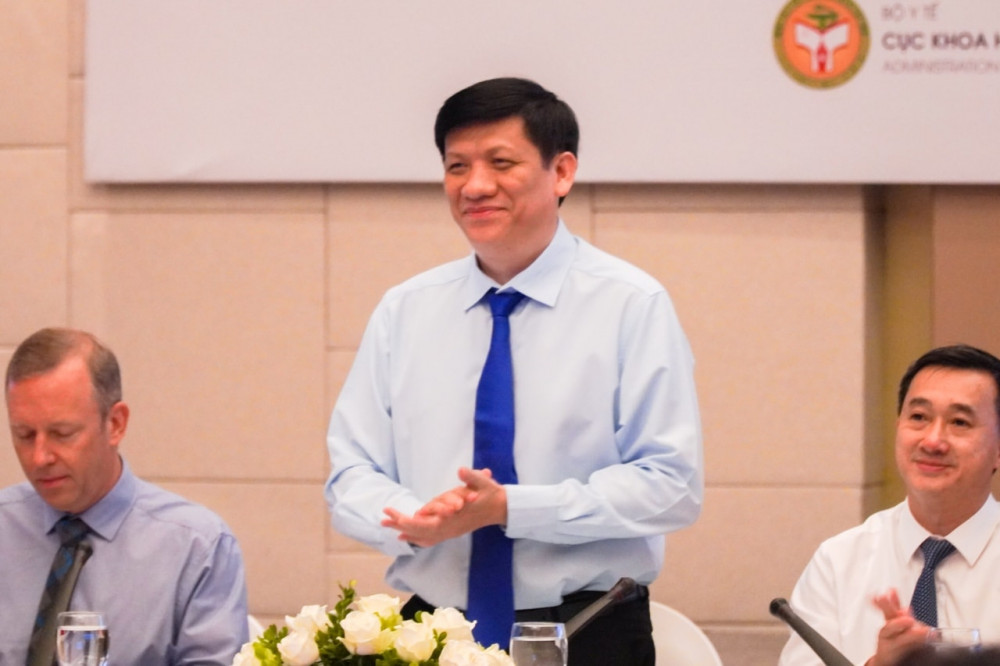 Ông Nguyễn Thanh Long nhấn mạnh tầm quan trọng của vắc xin phòng COVID-19 và khẳng định Việt Nam đang tích cực triển khai có hiệu quả