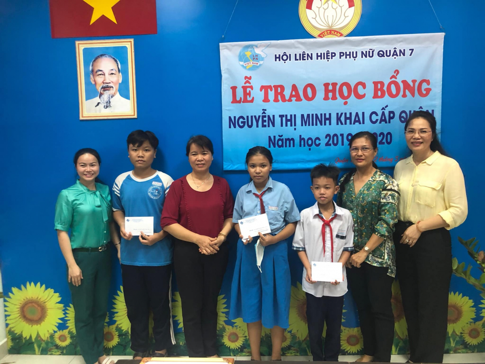 Học bổng cho con em phụ nữ nghèo