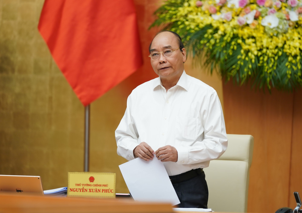Thủ tướng Chính phủ Nguyễn Xuân Phúc chỉ đạo tại cuộc họp.
