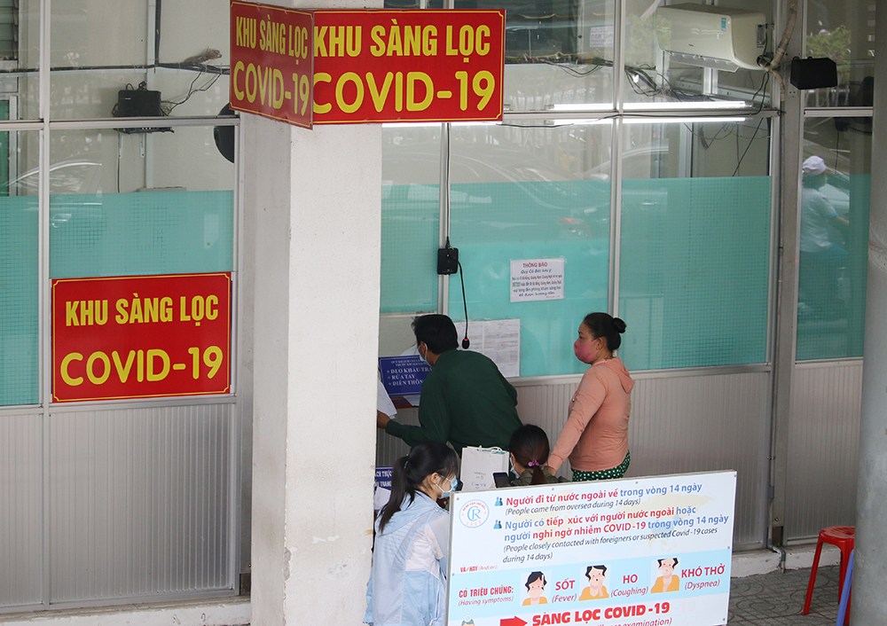 Khu vực khám sàng loc COVID-19 tại Bệnh viện Chợ Rẫy TPHCM