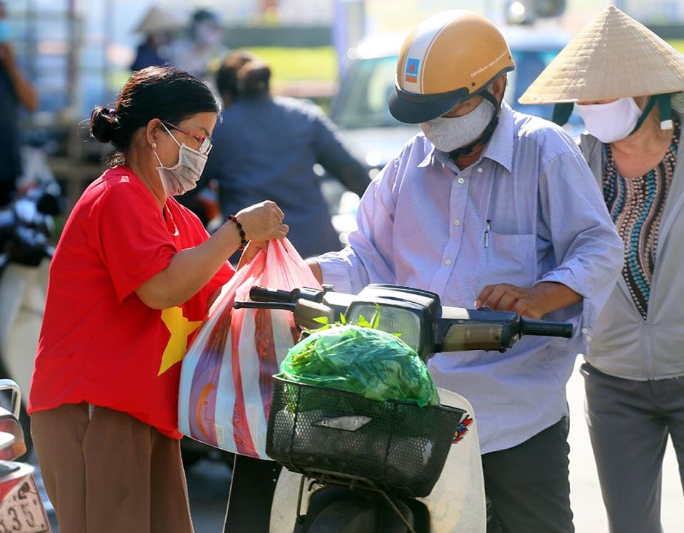 Nhiều tiểu thương cho biết, mong muốn lớn nhất bây giờ không ngoài gì khác là dịch bệnh được khống chế hoàn toàn để cuộc sống dần trở lại ổn định.