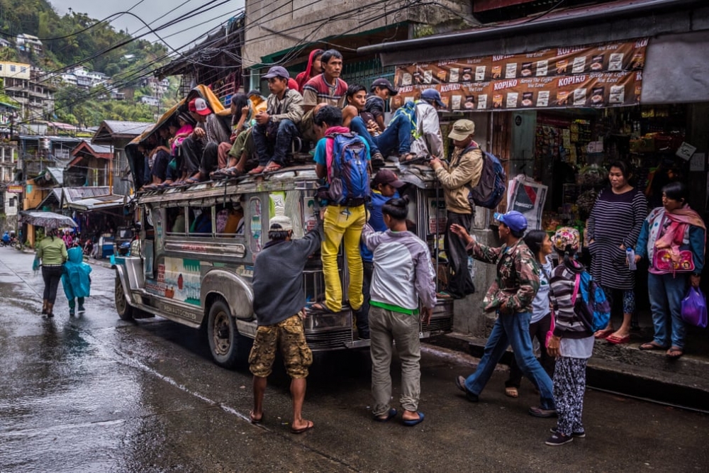 Xe Jeepney từ lâu đã được xem là phương tiện giao thông công cộng rẻ và phổ biến nhất tại Philippines với hàng triệu lượt sử dụng mỗi năm - Ảnh: The Guardian