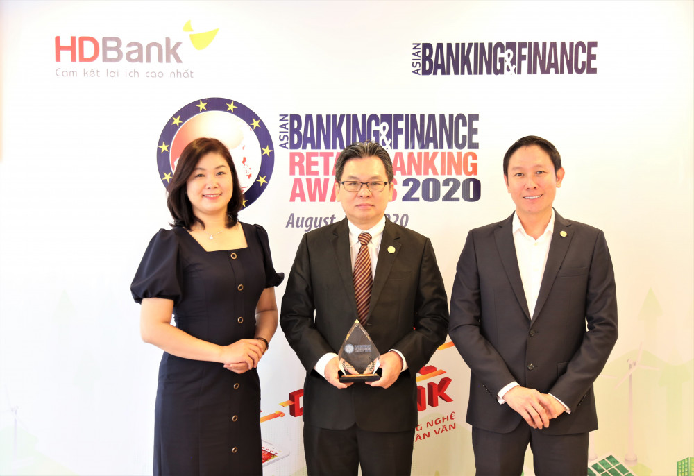 HDBank lần thứ 2 liên tiếp nhận giải thưởng từ tổ chức Asian Banking & Finance. Ảnh: HDBank cung cấp