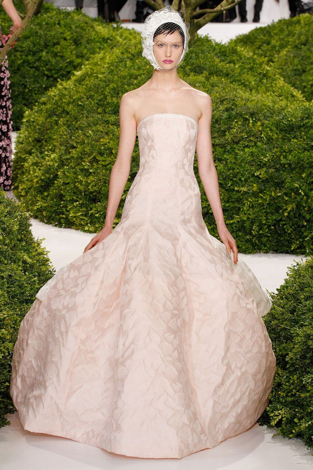 Thương hiệu: Christian Dior. Show trình diễn xuân hè 2013. Thiết kế cao cấp đặt may.