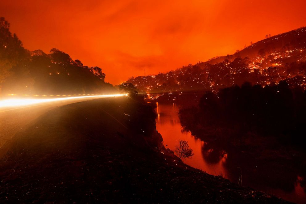 Đám cháy bên hồ Berryessa ngày 18/8 - Ảnh: AFP/Getty Images