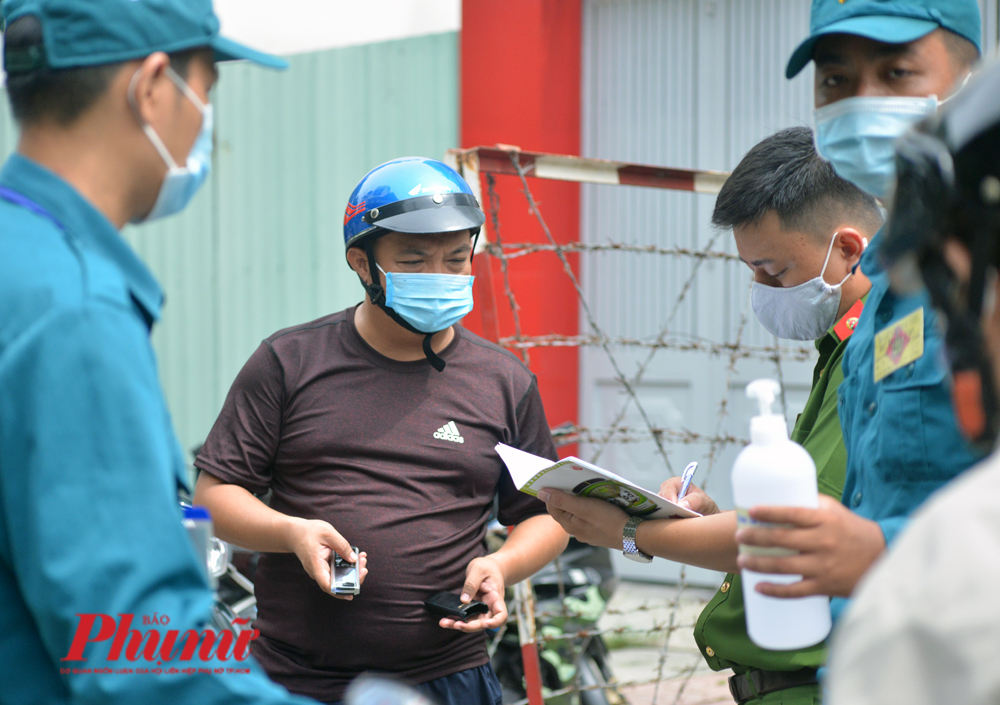 Phong tỏa hộ dân tại TP.HCM liên quan đến ca bệnh COVID-19 trong đợt dịch bùng phát cuối tháng 7/2020