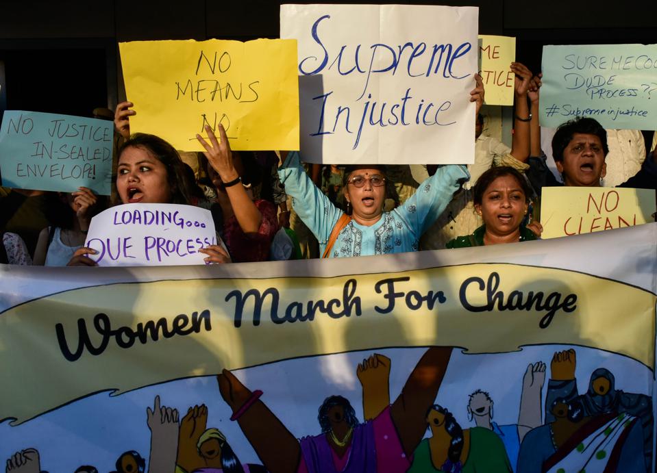 Nhóm nhà hoạt động trong một sự kiện biểu tình vì quyền lợi phụ nữ ở Mumbai, Ấn Độ, ngày 5.9.2019.