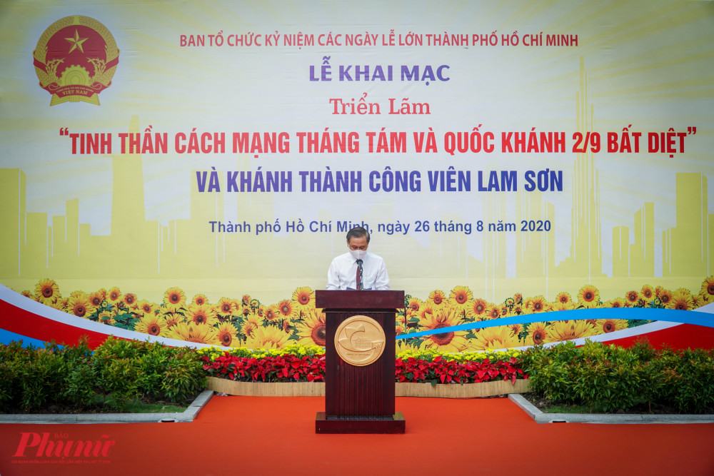 Ông Huỳnh Thanh Nhân - Giám đốc Sở Văn hóa và Thể thao TPHCM phát bieur khai mạc