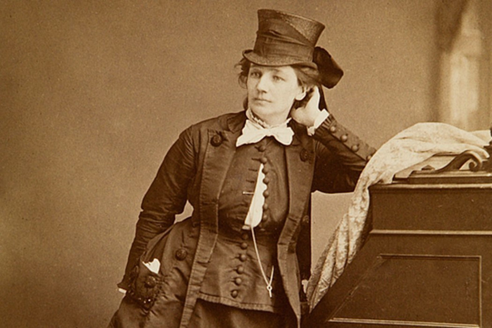 Victoria Woodhull được miêu tả là một người phụ nữ thông minh và không chịu khuất phục