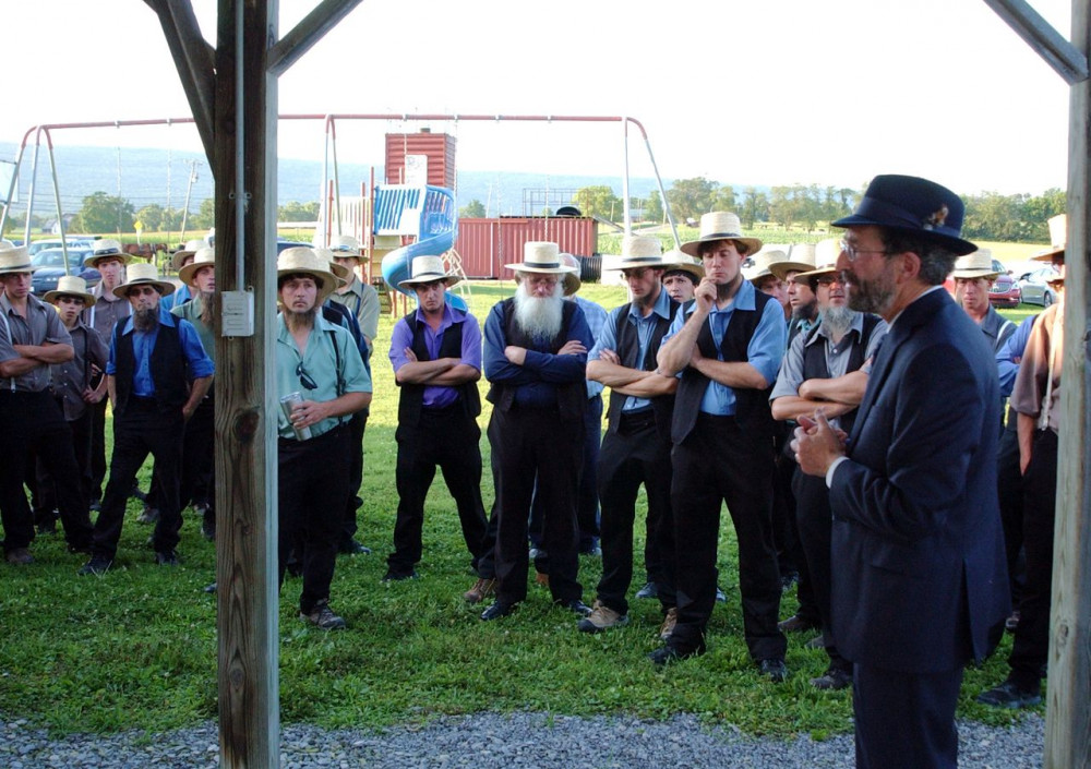 Phá vỡ quy tắc giãn cách xã hội bằng những tập tục truyền thống trong thời điểm COVID-19 là điều đáng lo ngại ở những cộng đồng người Amish - Ảnh: pennlive