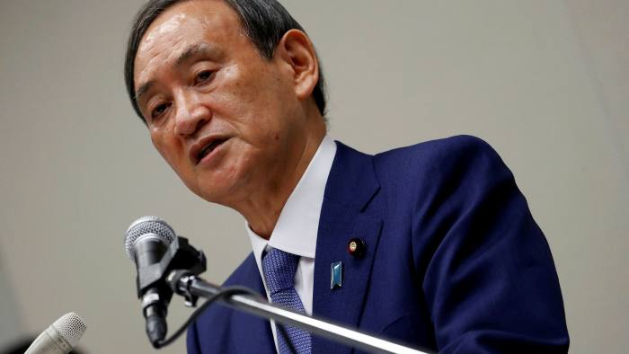 Chánh văn phòng Nội các Nhật Bản Yoshihide Suga tại cuộc họp báo hôm 2/9 - Ảnh: Reuters