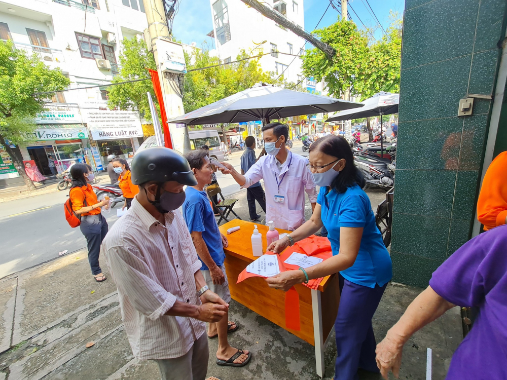 Vừa ch8am lo người dân, Hội LHPn Q. Bình Thạnh cho chú ý truyền thông phòng, chống covid-19