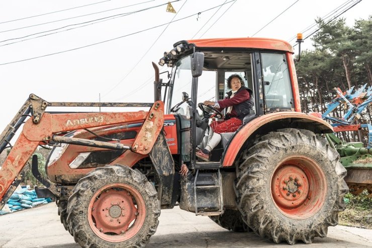 Người bà quốc dân Na Moon Hee tự mình thực hiện những phân cảnh hành động trong Bà tôi là công chúa.