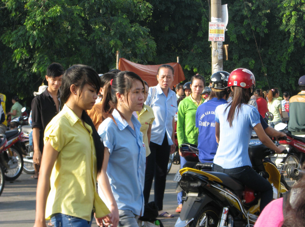 Các khu công nghiệp thu hút lượng lớn người lao động đến làm việc, khiến nhu cầu nhà ở trong khu vực gia tăng nhanh chóng. Ảnh: ĐXG