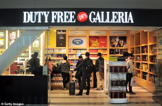 Hệ thống cửa hàng miễn thuế Duty Free Shoppers (DFS) do ông Charles Feeney và người bạn thân hồi sinh viên Robert Miller cùng sáng lập năm 1960 - Ảnh: Getty Images