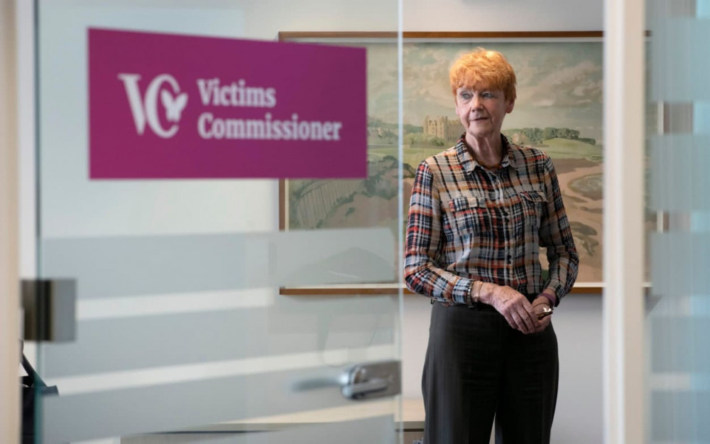 Dame Vera Baird, Ủy viên về Nạn nhân của Anh và Xứ Wales, cho biết các nạn nhân thường không được hỏi ý kiến ​​về các yêu cầu ngoài tòa án