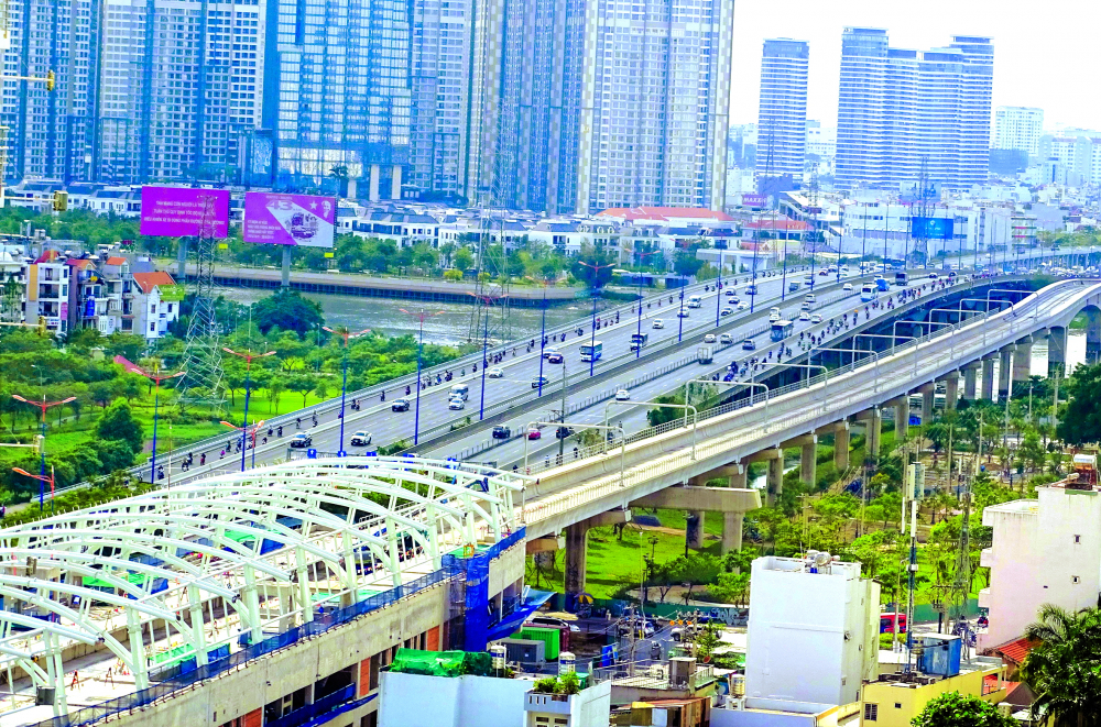 Tuyến metro Bến Thành - Suối Tiên, mộ t trong nhữ ng công trì nh hiện đại nhất TP.HCM ẢNH: TRUNG THANH