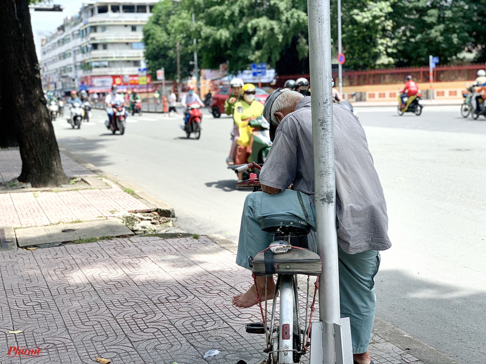 Ông Thiên mệt mỏi