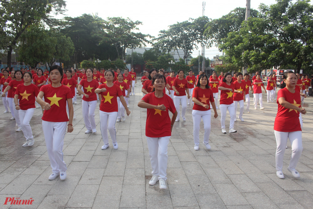 Thể dục đồng diễn thu hút hàng trăm chị em hội viên tham gia 