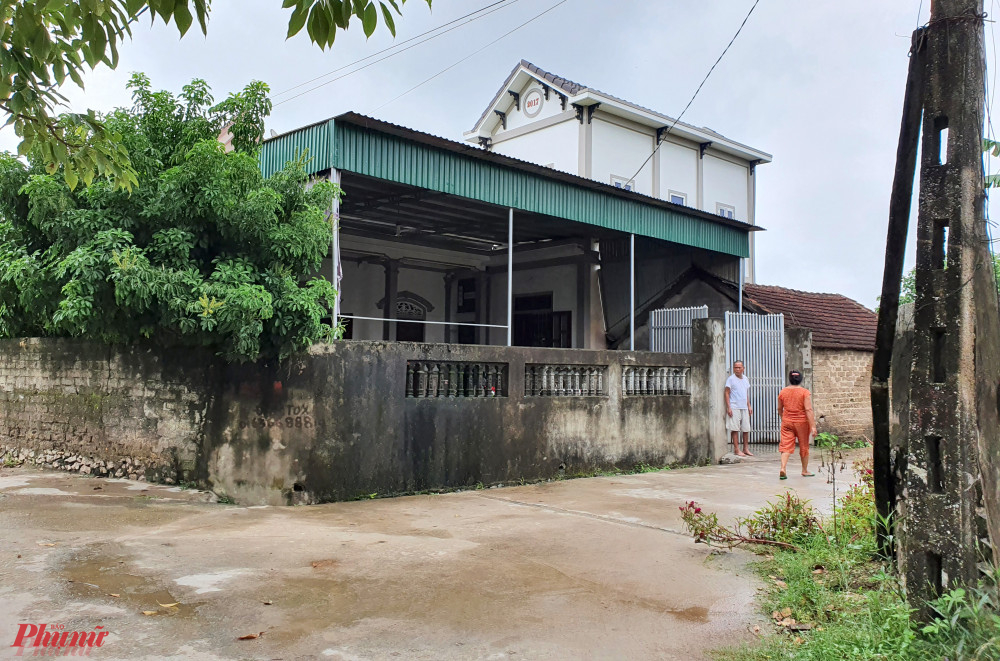 Không được bình chọn vào hộ cận nghèo, hai vợ chồng ông Minh được ghép tên vào hai hộ cận nghèo khác