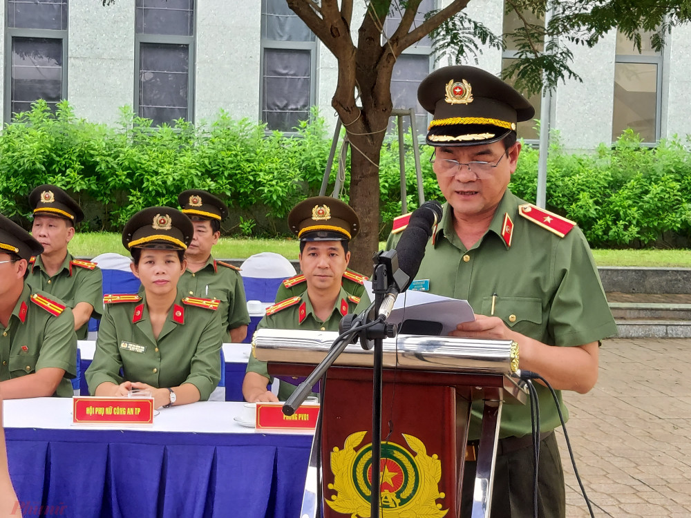 Thiếu tướng Lê Hồng Nam phát động các lực lượng của Công an TPHCM ra quân trấn áp tội phạm.