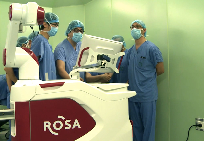 Robot Rosa là thiết bị y tế được xác định đã bị đẩy giá lên gấp 3 lần.