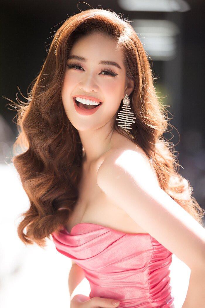 Hoa hậu Khánh Vân làm “nàng thơ” trong show diễn mới của Xuân Lan.