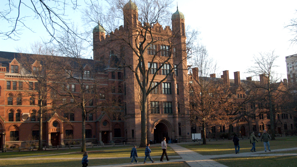 Trước đại học Yale, đại học Harvard cũng từng trải qua vụ kiện tương tự.