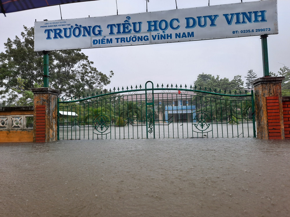 Trường học ở xã Duy Vinh bị ngập nặng