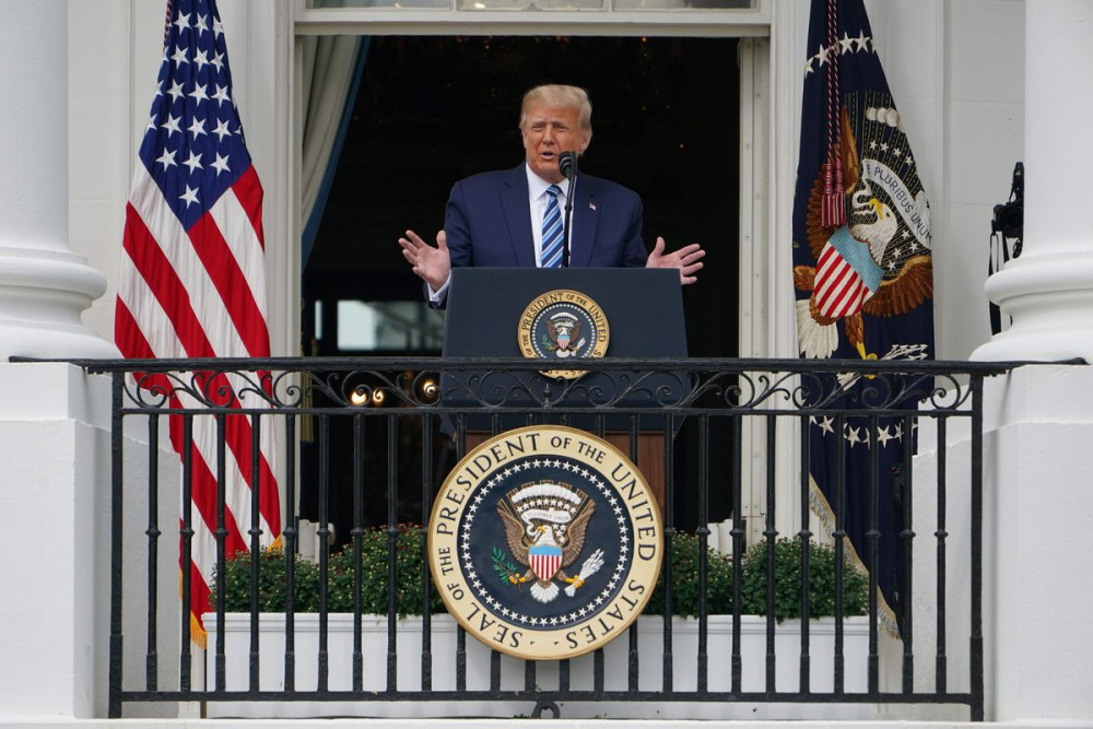 Tổng thống Donald Trump xuất hiện công khai tại Nhà Trắng.