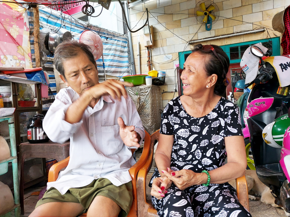 Bà Hương sống hạnh phúc bên người chồng cùng cảnh ngộ suốt 40 năm