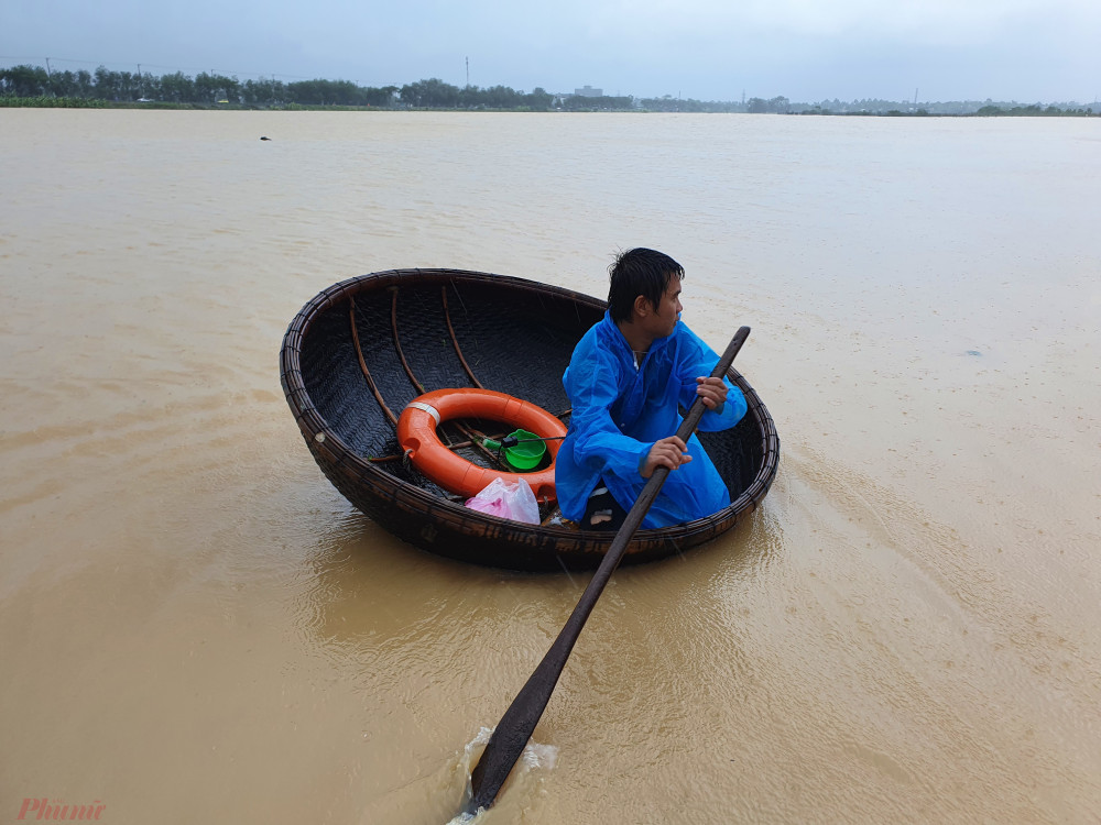 10/11 xã của huyện Hòa Vang ngập sâu trong lũ