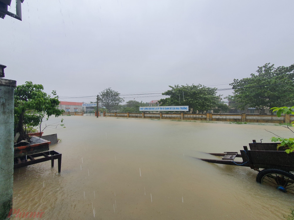 Nước lũ vẫn đang lên ở Quảng Nam