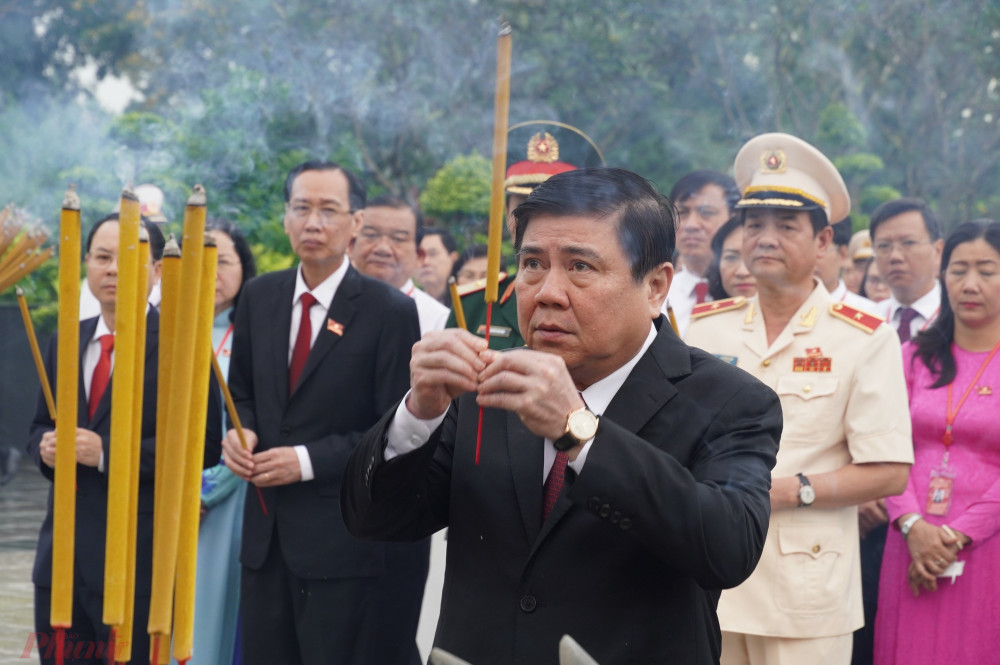 Đồng chí Nguyễn Thành Phong - Ủy viên Trung ương Đảng, Chủ tịch UBND TPHCM