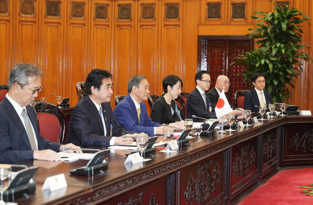 Chuyến thăm chính thức của Thủ tướng Nhật Bản Suga Yoshihide nhằm tiếp tục tăng cường quan hệ đối tác chiến lược sâu rộng Việt Nam - Nhật Bản, trao đổi các biện pháp nhằm thúc đẩy hợp tác trên các lĩnh vực như thương mại đầu tư, hợp tác nguồn nhân lực, giáo dục đào tạo, văn hóa, hai bên cũng sẽ trao đổi các vấn đề khu vực và quốc tế cùng quan tâm. 