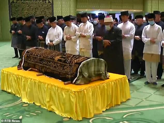 Lễ tang của hoàng tử Abdul Azim được tổ chức ngày 24/10 theo nghi thức Hoàng gia - Ảnh: RTB News
