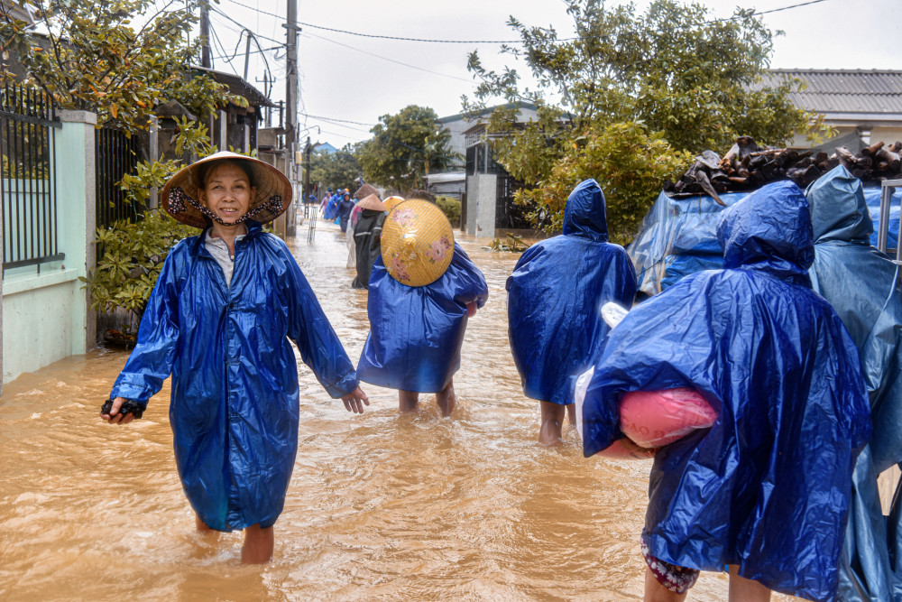 Người dân tại huyện Quảng Thành, Quảng Điền, Thừa Thiên - Huế.