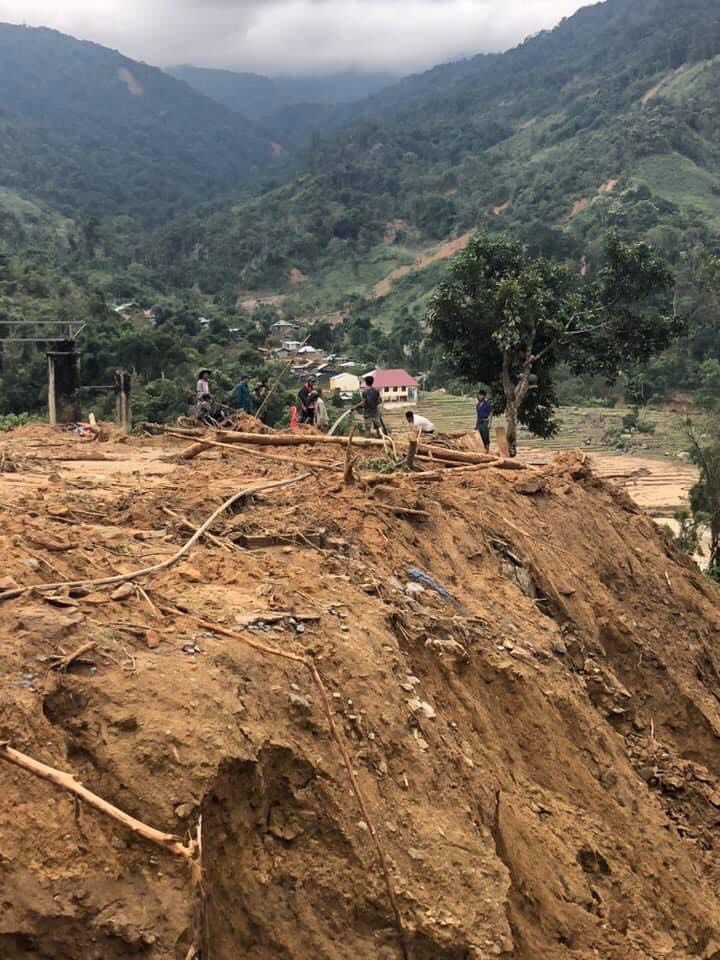 Bên trong xã Phước Thành đang là một đống ngổn ngang