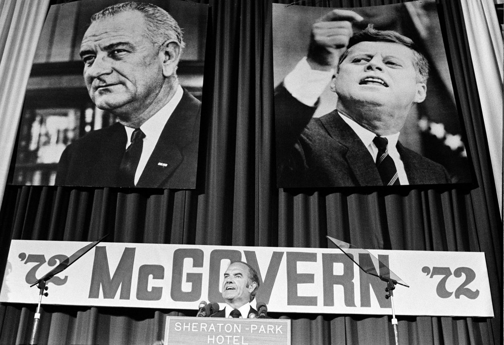 Thượng nghị sĩ Sen. George McGovern trong một sự kiện tranh cử năm 1972 - Ảnh: 