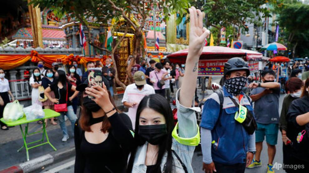 Phụ nữ Thái Lan biểu tình phản đối nạn phân biệt giới tính.