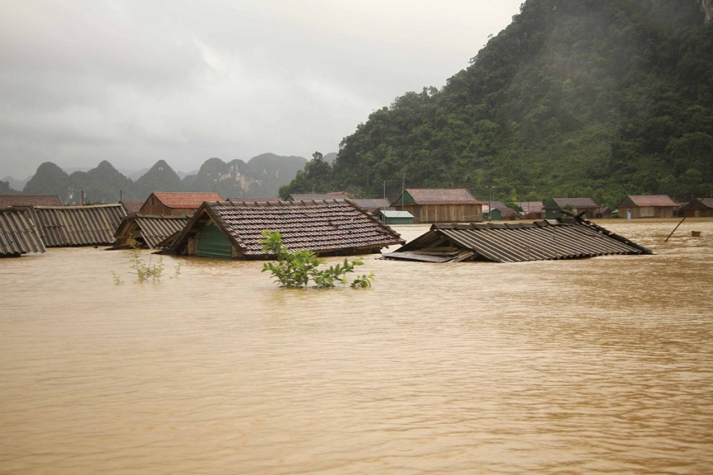 Nhiều nhà dân bị thiệt hại nặng đợt bão lũ phức tạp của tháng 10.