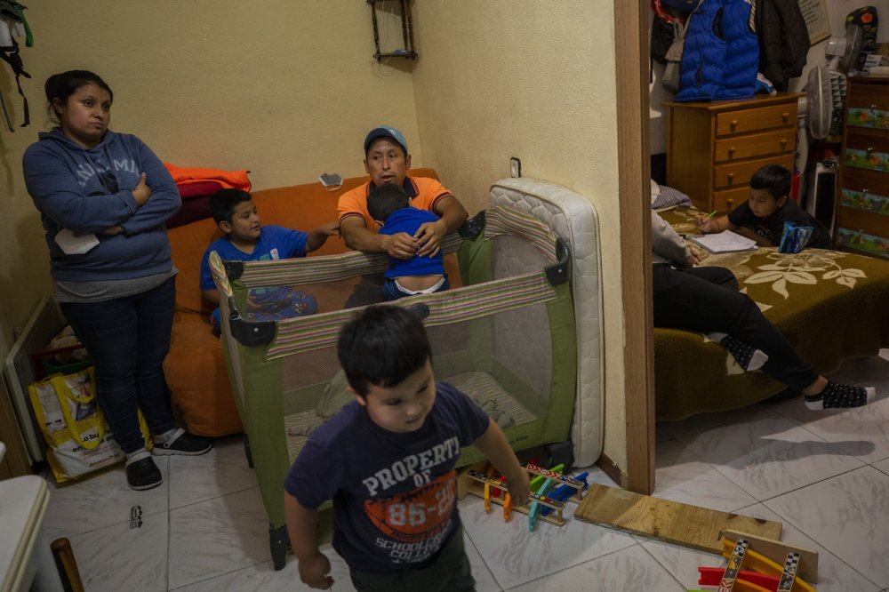 Những gia đình có thu nhập thấp tại Tây Ban Nhan rơi vào tình trạng kiệt quệ vì COVID-19.