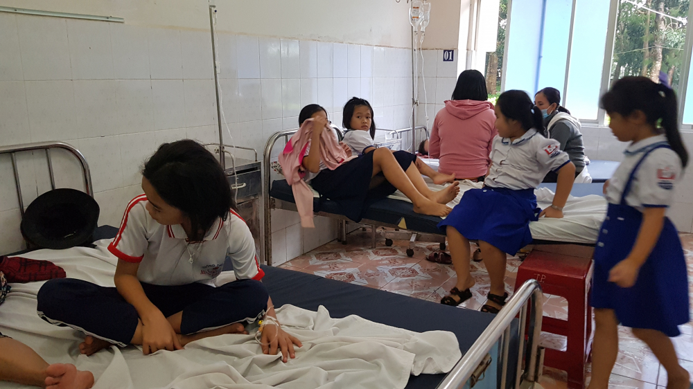 29 học sinh nhập viện sau bữa ăn trưa