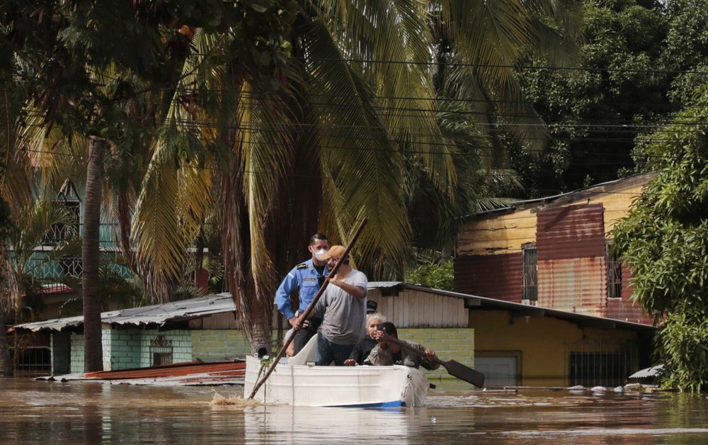 Guatemala thiệt hại nặng nề do bão Eta.