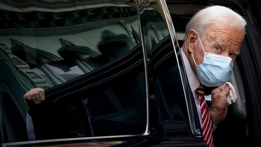 Ông Joe Biden hứa đảm bảo nguồn cung vắc-xin COVID-19 hiệu quả, giá cả hợp lý hoặc miễn phí cho người dân Mỹ nếu đắc cử.