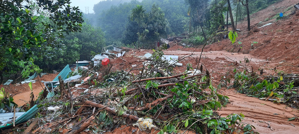 Hiện trường vụ sạt lở núi làm 8 người chết tại thôn 1, xã Trà Vân, huyện Nam Trà My
