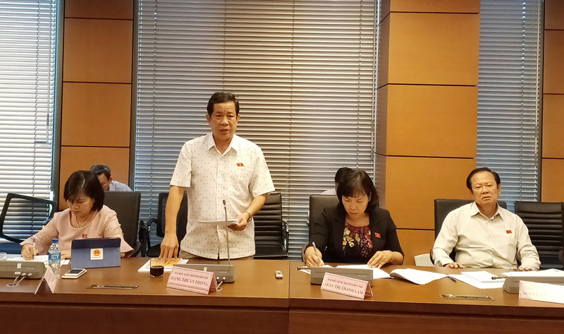 ĐBQH Đặng Thuần Phong bày tỏ sự băn khoăn trước hai dự luật đang được đưa ra bàn tại Quốc hội 