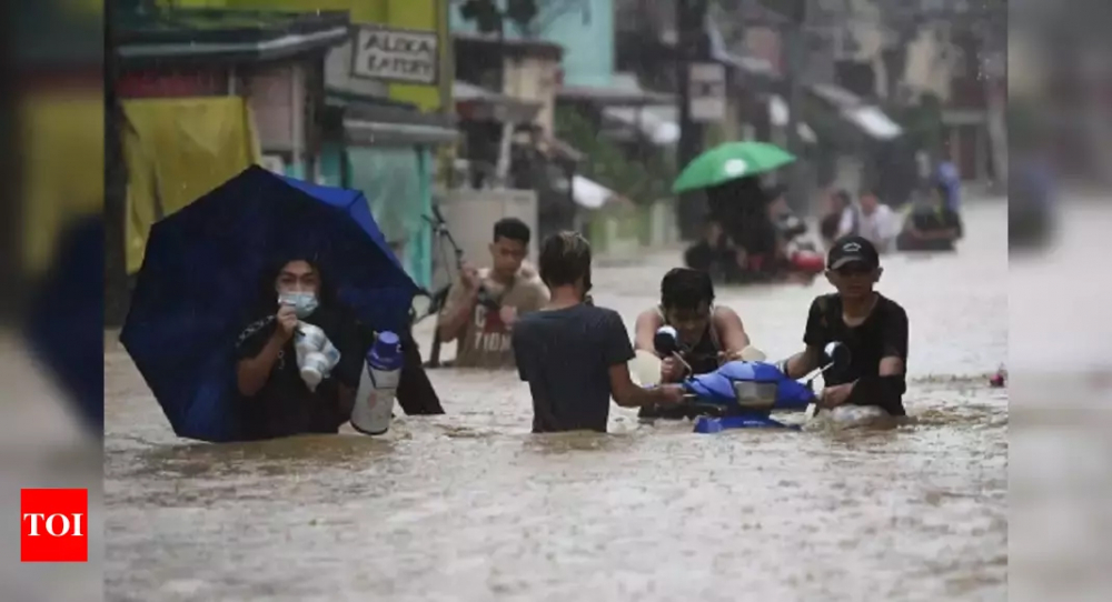 Bão Vamco ở Philippines - Ảnh: Times of India