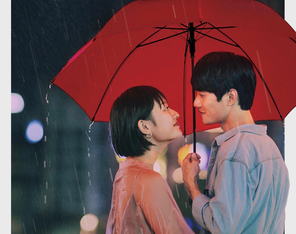 Nữ diễn viên Hồ Thu Anh và Avin Lu trên phim Sài Gòn trong cơn mưa.