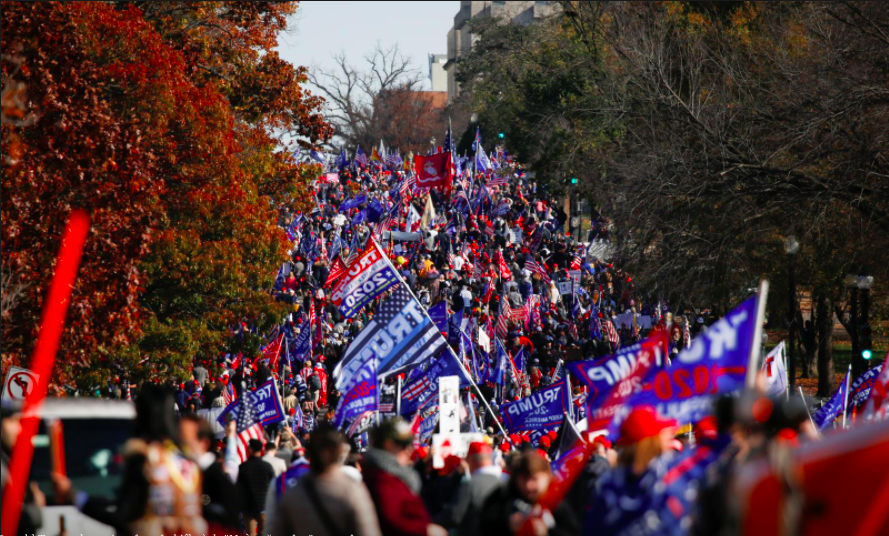 Hàng chục ngàn người xuống đường ủng hộ Tổng thống Donald Trump